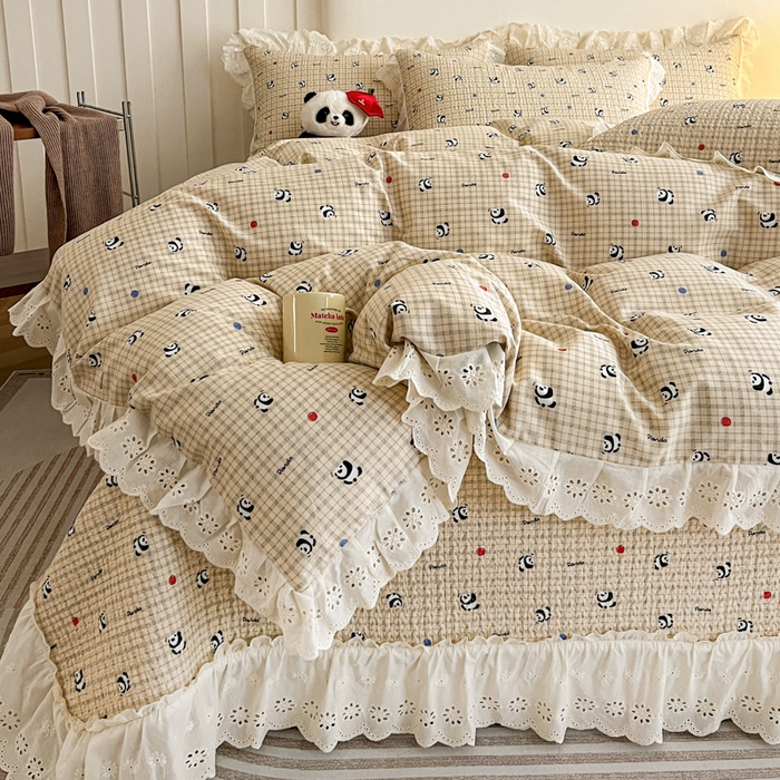 91家纺网 家纺一手货源 找家纺 羽爱家纺 2026新款全棉水洗韩版花边床盖四件套 熊猫福福