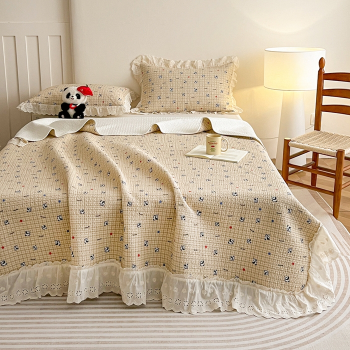 91家纺网 家纺一手货源 找家纺 羽爱家纺 2026新款全棉水洗韩版花边床盖四件套 熊猫福福