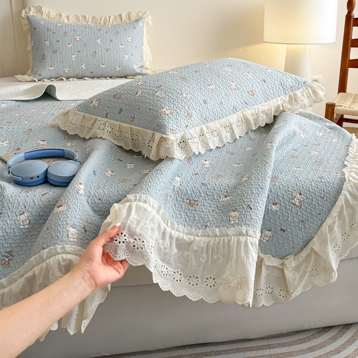 91家纺网 家纺一手货源 找家纺 羽爱家纺 2026新款全棉水洗韩版花边床盖四件套 月光摇篮