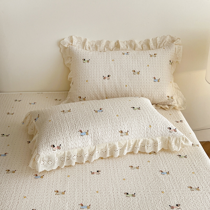 91家纺网 家纺一手货源 找家纺 羽爱家纺 2026新款全棉水洗韩版花边床盖四件套 运动狗狗