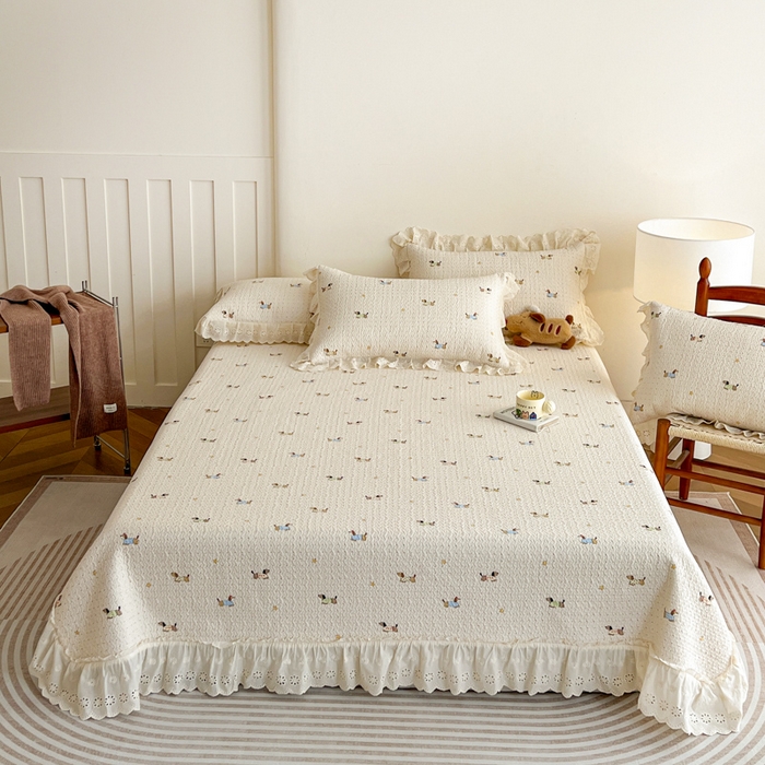 91家纺网 家纺一手货源 找家纺 羽爱家纺 2026新款全棉水洗韩版花边床盖四件套 运动狗狗