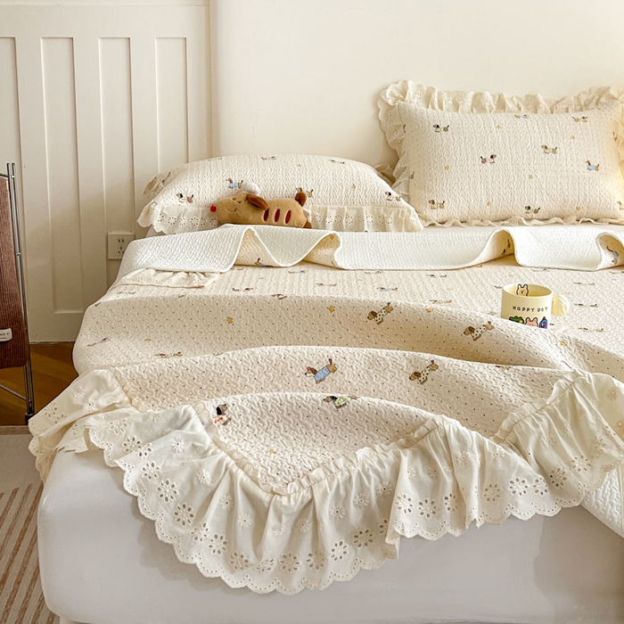 91家纺网 家纺一手货源 找家纺 羽爱家纺 2026新款全棉水洗韩版花边床盖四件套 运动狗狗