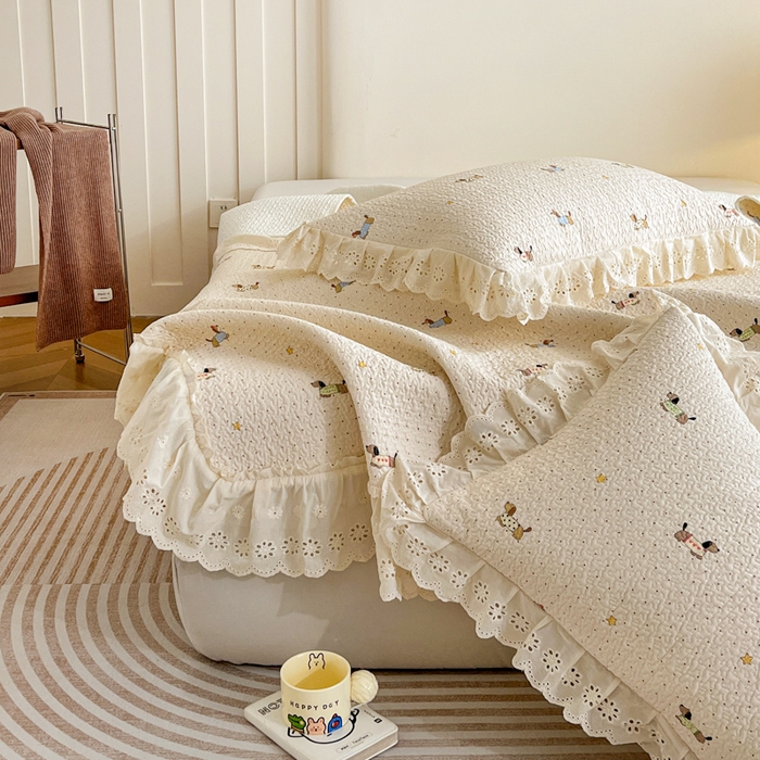 91家纺网 家纺一手货源 找家纺 羽爱家纺 2026新款全棉水洗韩版花边床盖四件套 运动狗狗