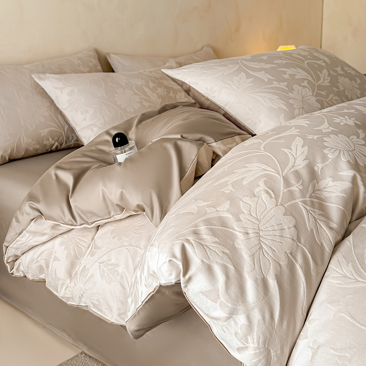 91家纺网 家纺一手货源 找家纺 （总）拼社家纺 2026新款A类全棉亮面提花四件套厚织浮雕提花全棉四件套（独家专版花型）