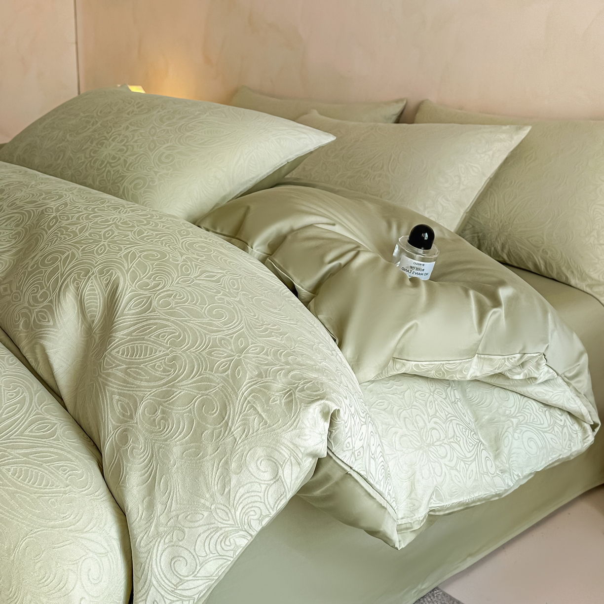 91家纺网 家纺一手货源 找家纺 拼社家纺 2026新款A类全棉亮面提花四件套厚织浮雕提花全棉四件套（独家专版花型） 蝶梦-绿