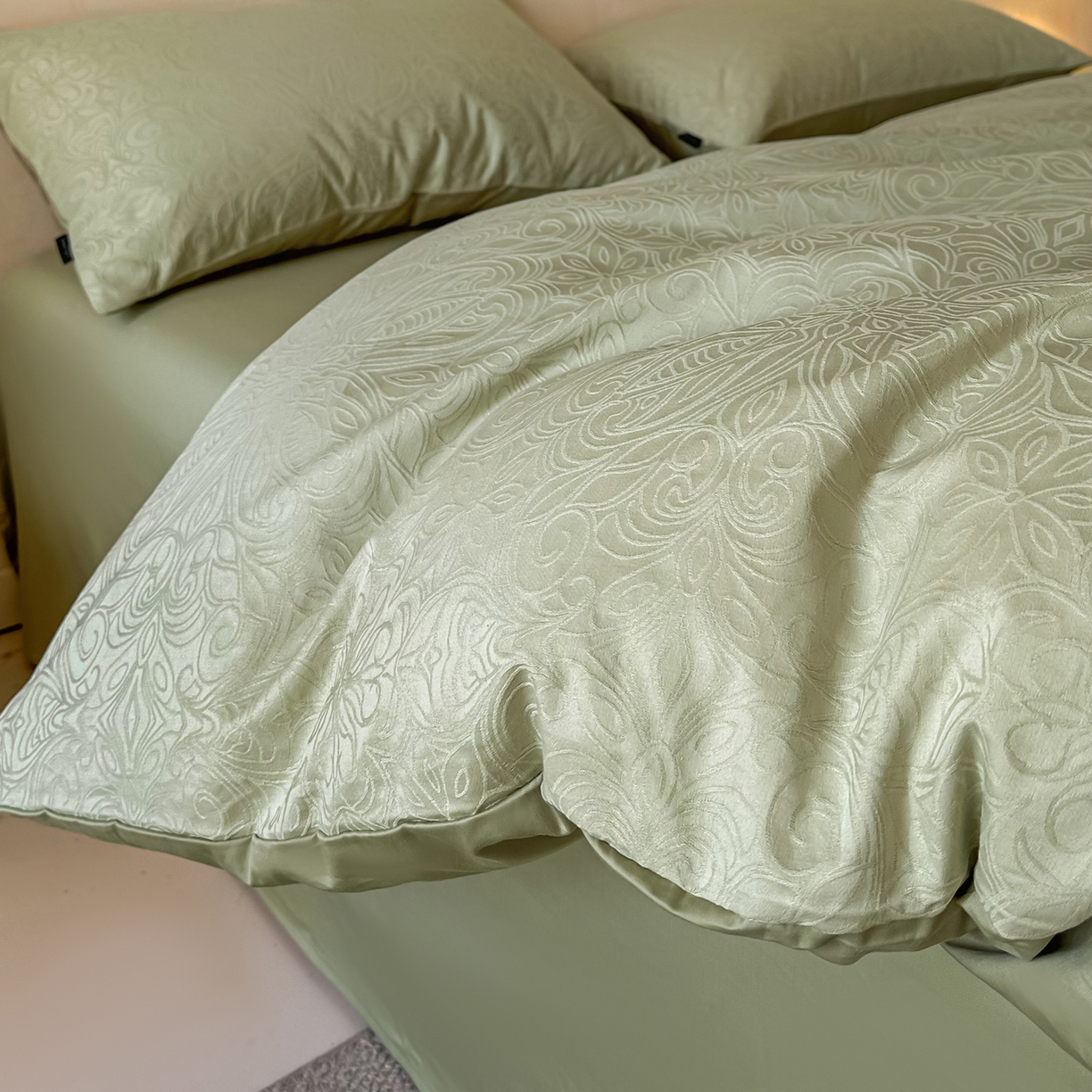 91家纺网 家纺一手货源 找家纺 拼社家纺 2026新款A类全棉亮面提花四件套厚织浮雕提花全棉四件套（独家专版花型） 蝶梦-绿