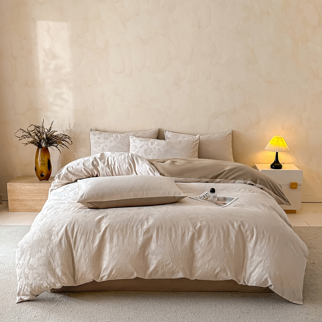 91家纺网 家纺一手货源 找家纺 拼社家纺 2026新款A类全棉亮面提花四件套厚织浮雕提花全棉四件套（独家专版花型） 花影-浅咖