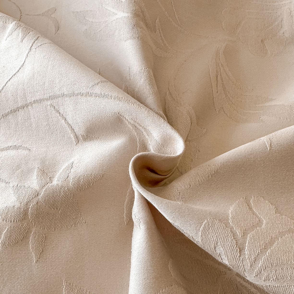 91家纺网 家纺一手货源 找家纺 拼社家纺 2026新款A类全棉亮面提花四件套厚织浮雕提花全棉四件套（独家专版花型） 花影-浅咖