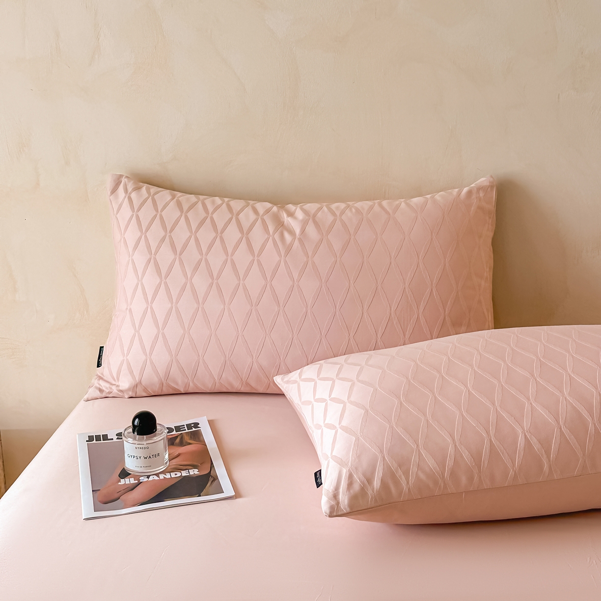 91家纺网 家纺一手货源 找家纺 拼社家纺 2026新款A类全棉亮面提花四件套厚织浮雕提花全棉四件套（独家专版花型） 伦萨-粉