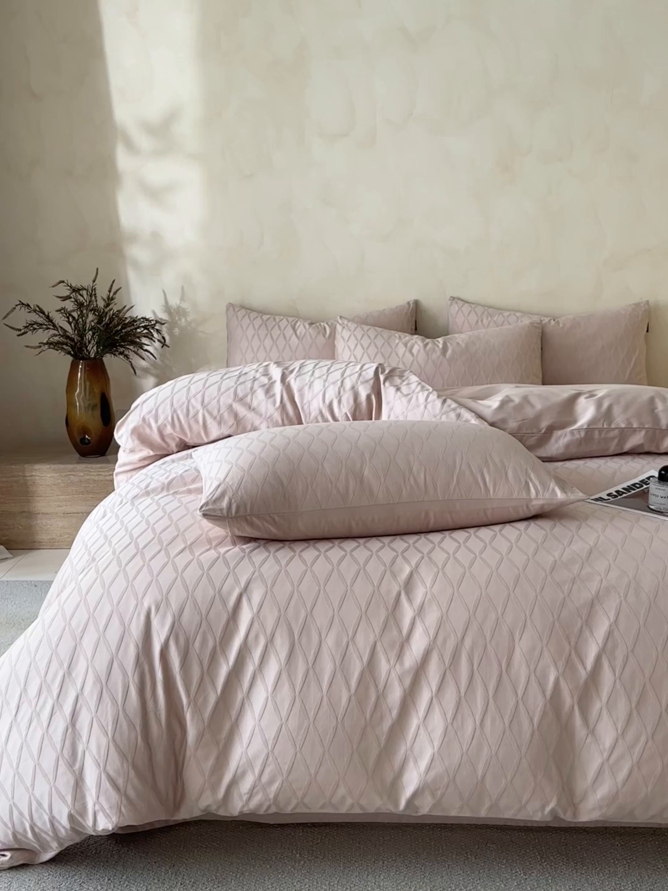 91家纺网 家纺一手货源 找家纺 拼社家纺 2026新款A类全棉亮面提花四件套厚织浮雕提花全棉四件套（独家专版花型） 伦萨-粉