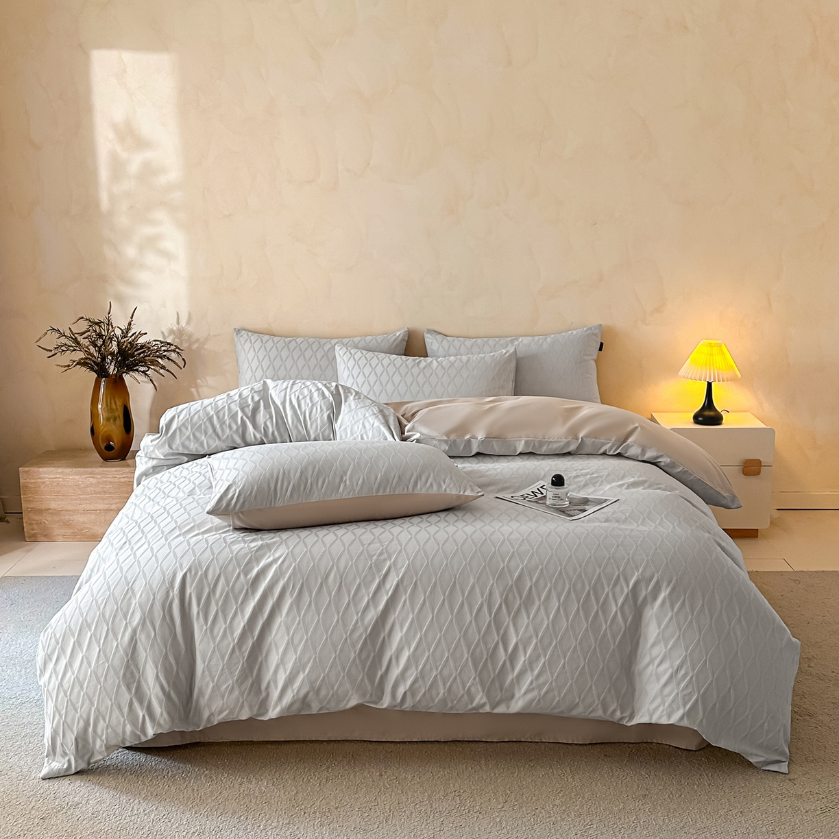 91家纺网 家纺一手货源 找家纺 拼社家纺 2026新款A类全棉亮面提花四件套厚织浮雕提花全棉四件套（独家专版花型） 伦萨-灰