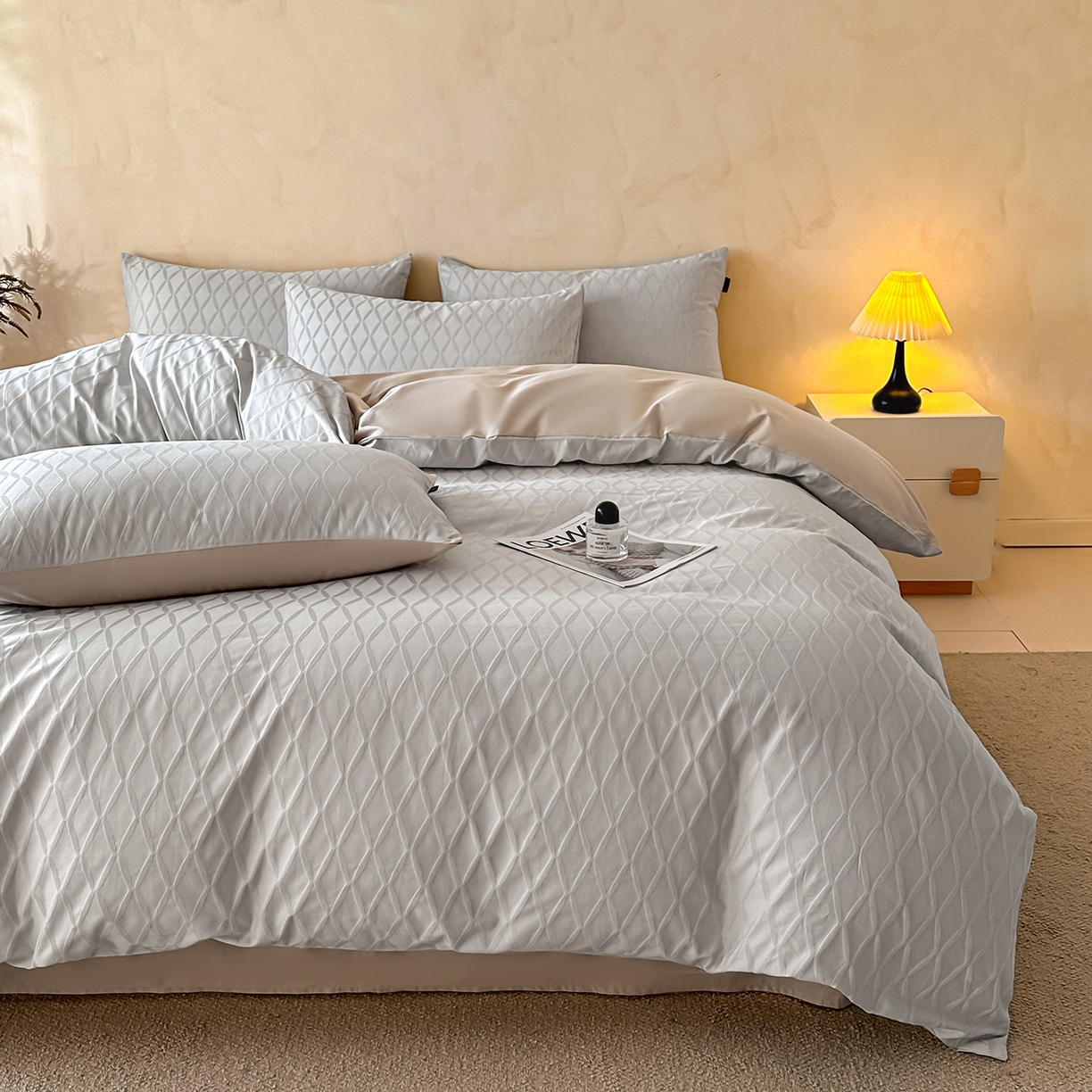 91家纺网 家纺一手货源 找家纺 拼社家纺 2026新款A类全棉亮面提花四件套厚织浮雕提花全棉四件套（独家专版花型） 伦萨-灰