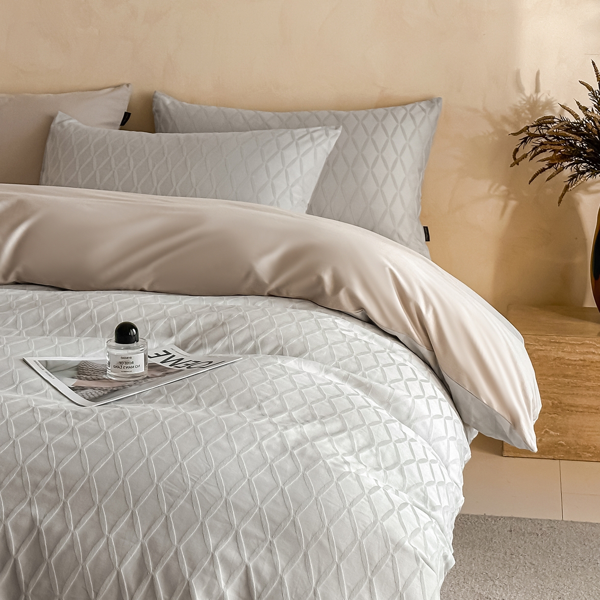 91家纺网 家纺一手货源 找家纺 拼社家纺 2026新款A类全棉亮面提花四件套厚织浮雕提花全棉四件套（独家专版花型） 伦萨-灰