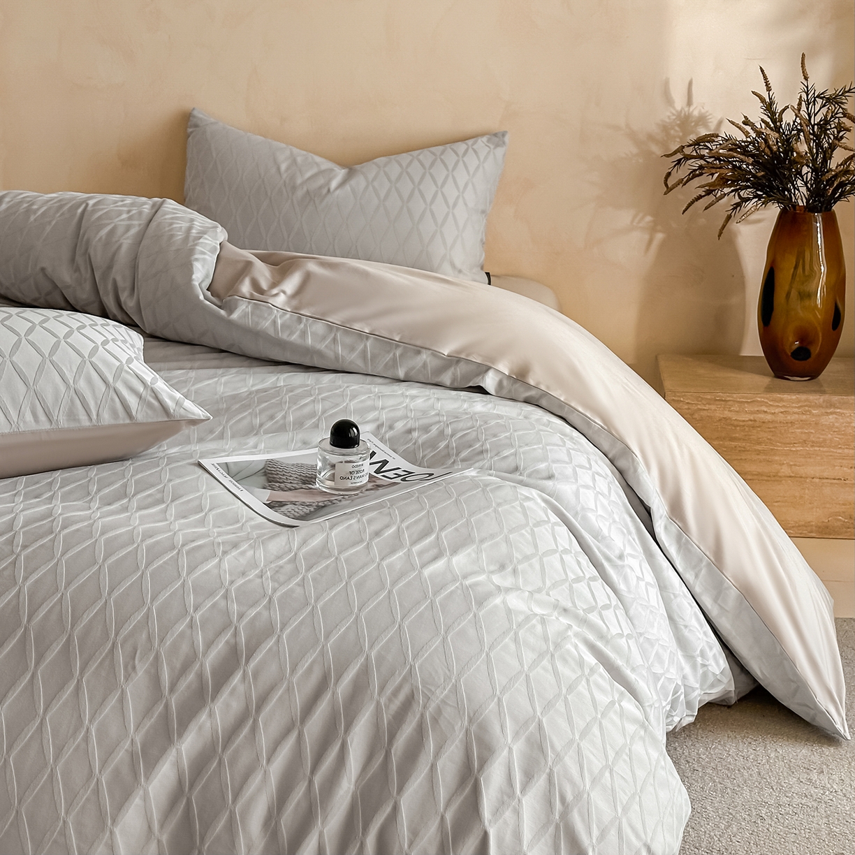 91家纺网 家纺一手货源 找家纺 拼社家纺 2026新款A类全棉亮面提花四件套厚织浮雕提花全棉四件套（独家专版花型） 伦萨-灰