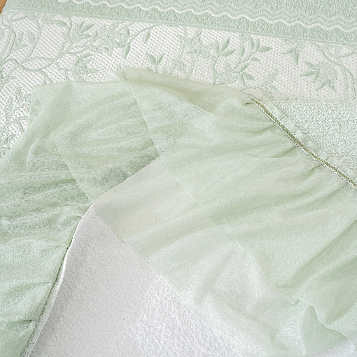 91家纺网 家纺一手货源 找家纺 冬然家纺 2026新款【清凉一夏系列】冰豆豆凉席床裙款 清凉一夏-绿