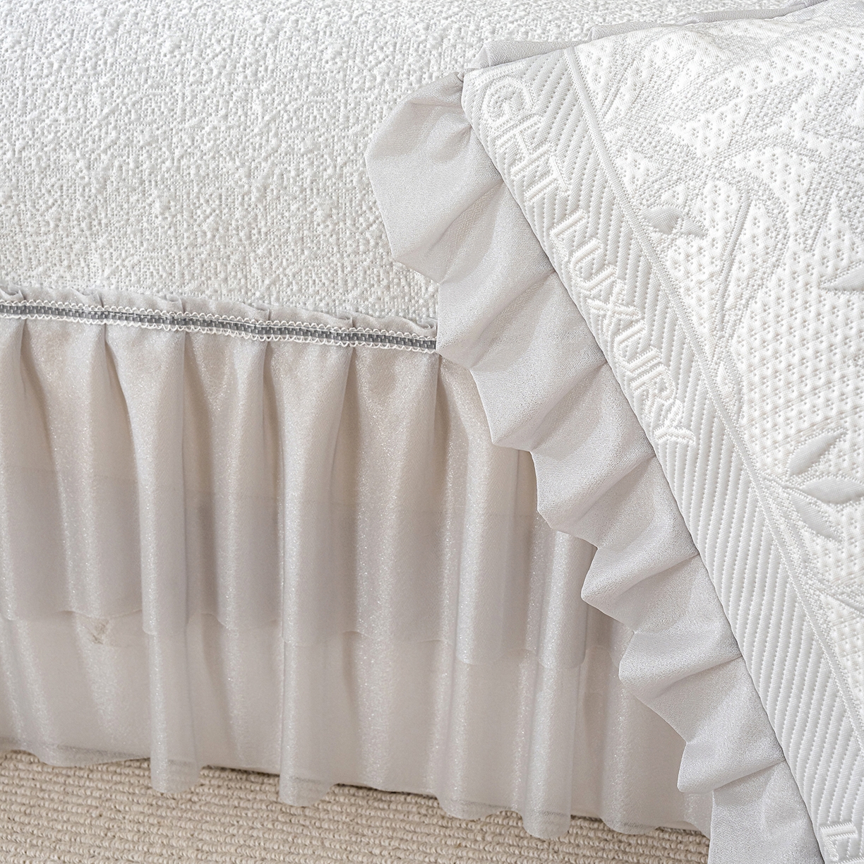 91家纺网 家纺一手货源 找家纺 冬然家纺 2026新款【清凉一夏系列】冰豆豆凉席床裙款 清凉一夏-灰