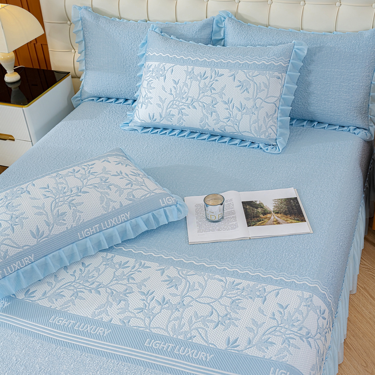 91家纺网 家纺一手货源 找家纺 冬然家纺 2026新款【清凉一夏系列】冰豆豆凉席床裙款 清凉一夏-蓝