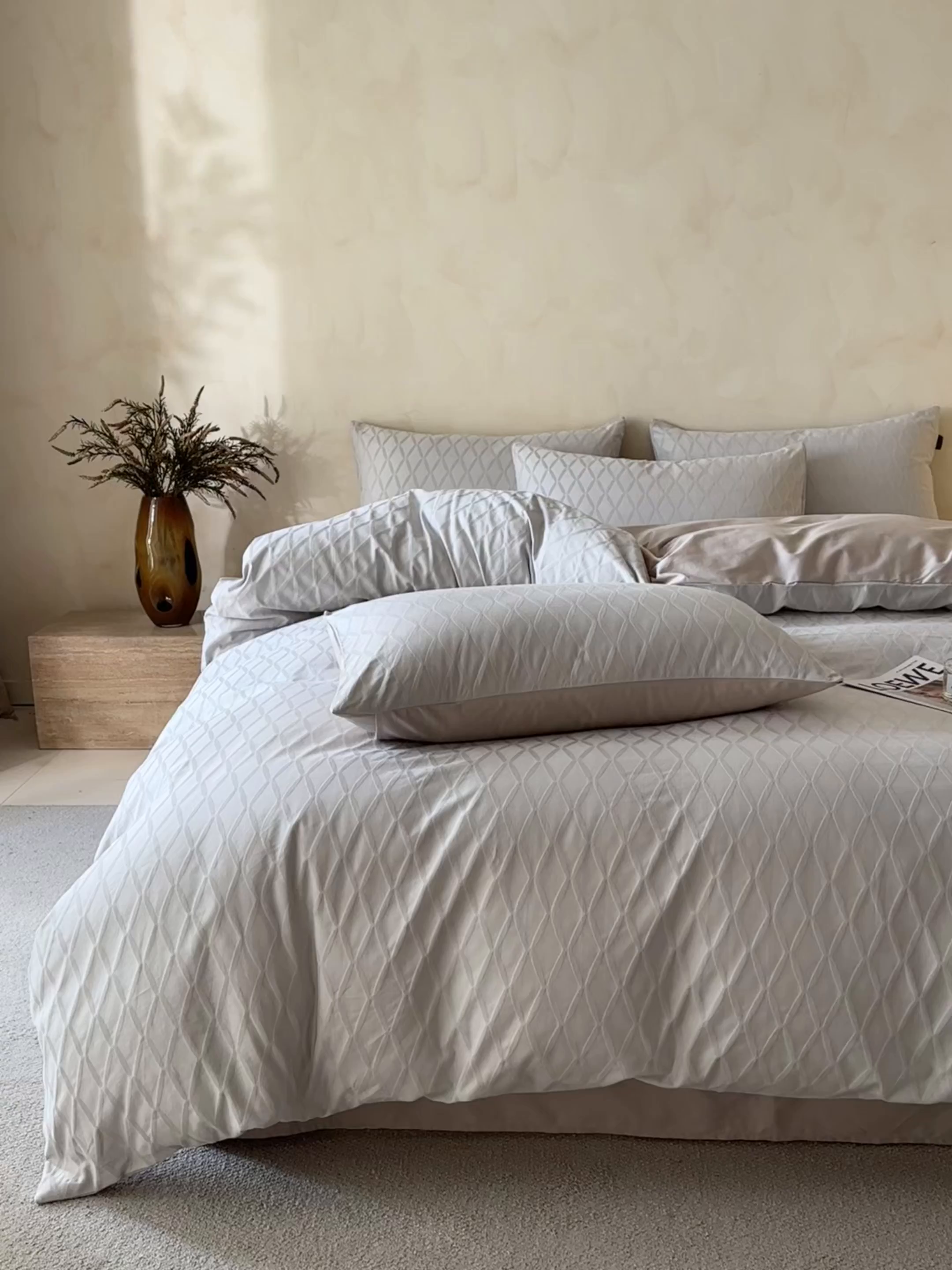 91家纺网 家纺一手货源 找家纺 拼社家纺 2026新款A类全棉亮面提花四件套厚织浮雕提花全棉四件套（独家专版花型） 伦萨-灰