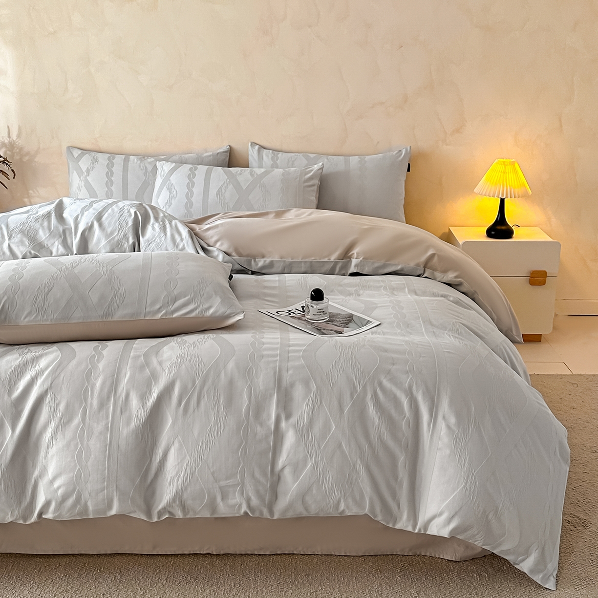 91家纺网 家纺一手货源 找家纺 拼社家纺 2026新款A类全棉亮面提花四件套厚织浮雕提花全棉四件套（独家专版花型） 棉颂-灰