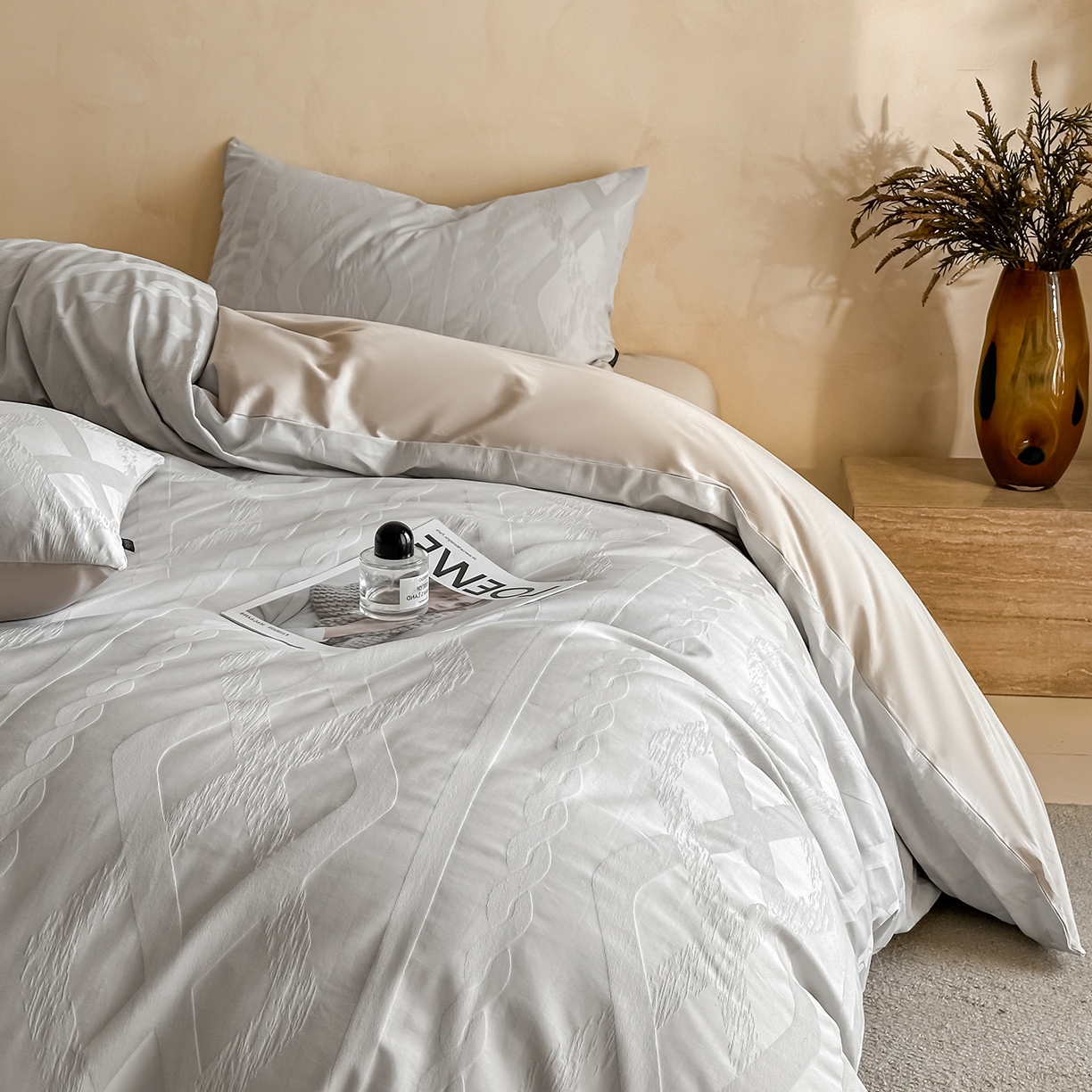 91家纺网 家纺一手货源 找家纺 拼社家纺 2026新款A类全棉亮面提花四件套厚织浮雕提花全棉四件套（独家专版花型） 棉颂-灰