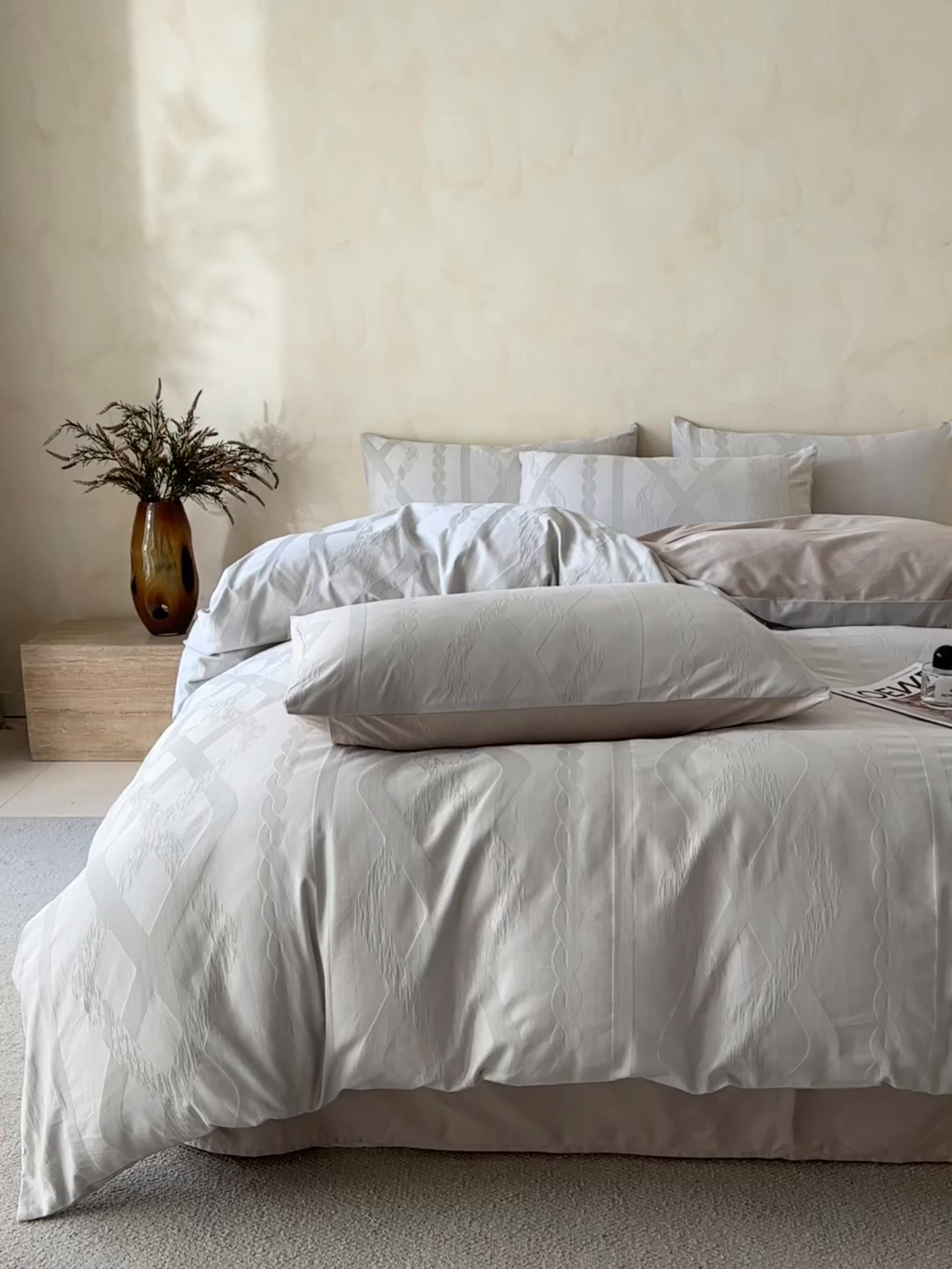 91家纺网 家纺一手货源 找家纺 拼社家纺 2026新款A类全棉亮面提花四件套厚织浮雕提花全棉四件套（独家专版花型） 棉颂-灰