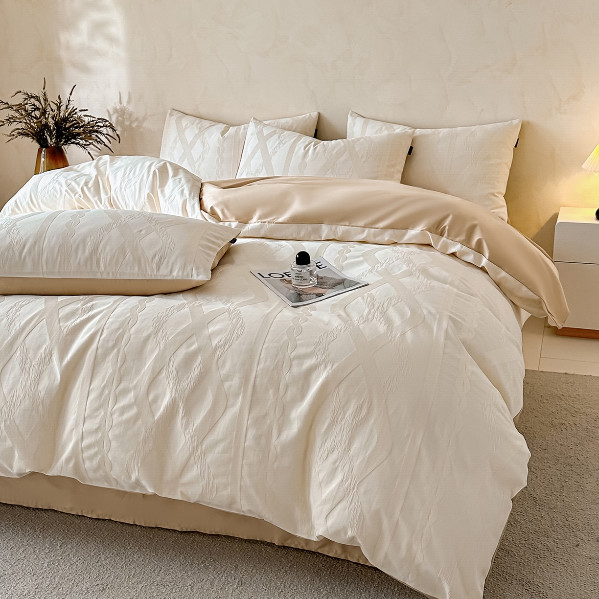 91家纺网 家纺一手货源 找家纺 拼社家纺 2026新款A类全棉亮面提花四件套厚织浮雕提花全棉四件套（独家专版花型） 棉颂-奶白