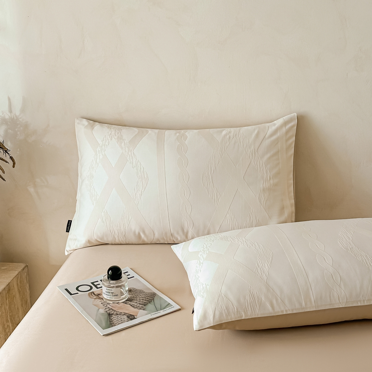 91家纺网 家纺一手货源 找家纺 拼社家纺 2026新款A类全棉亮面提花四件套厚织浮雕提花全棉四件套（独家专版花型） 棉颂-奶白