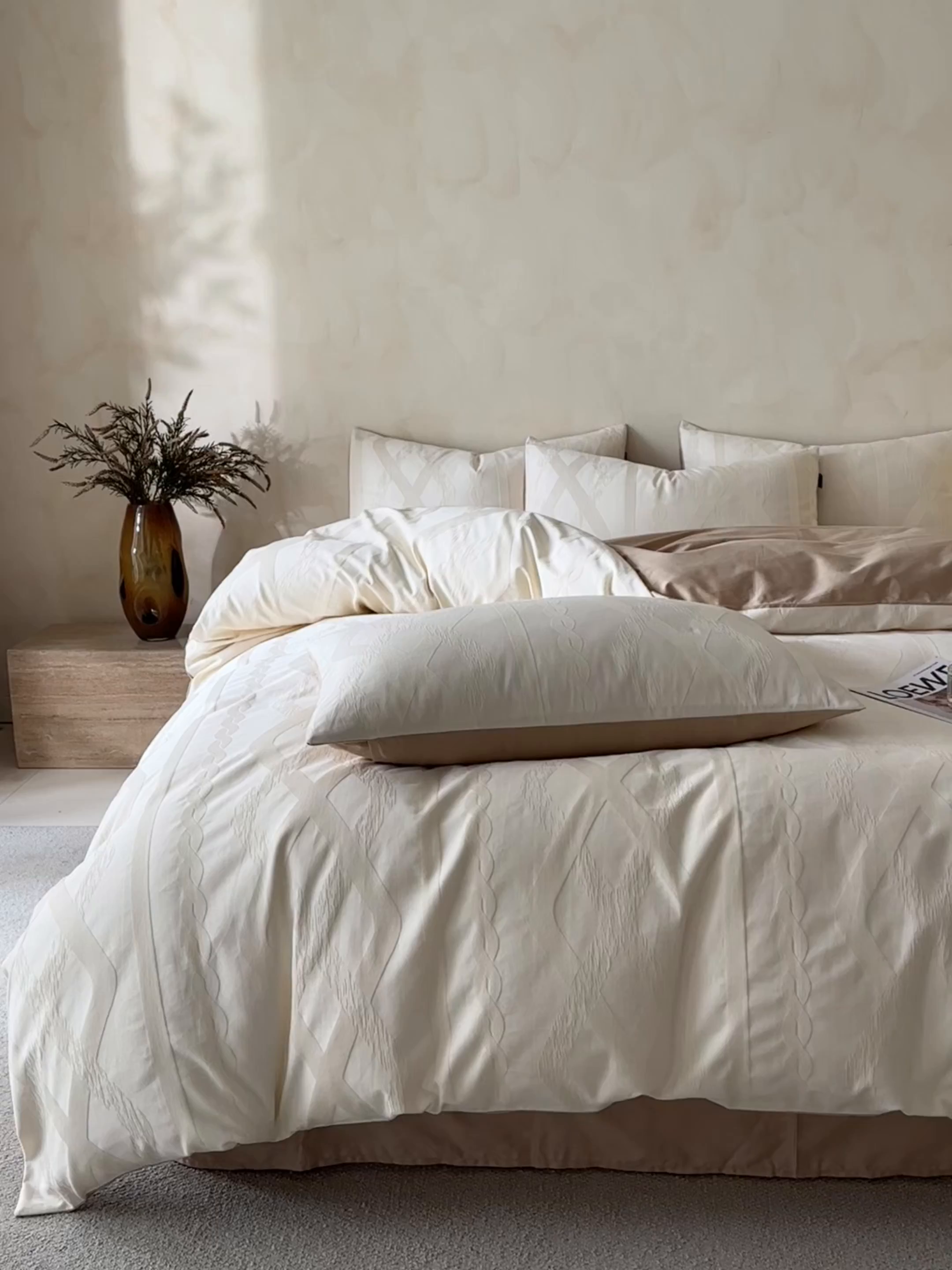 91家纺网 家纺一手货源 找家纺 拼社家纺 2026新款A类全棉亮面提花四件套厚织浮雕提花全棉四件套（独家专版花型） 棉颂-奶白