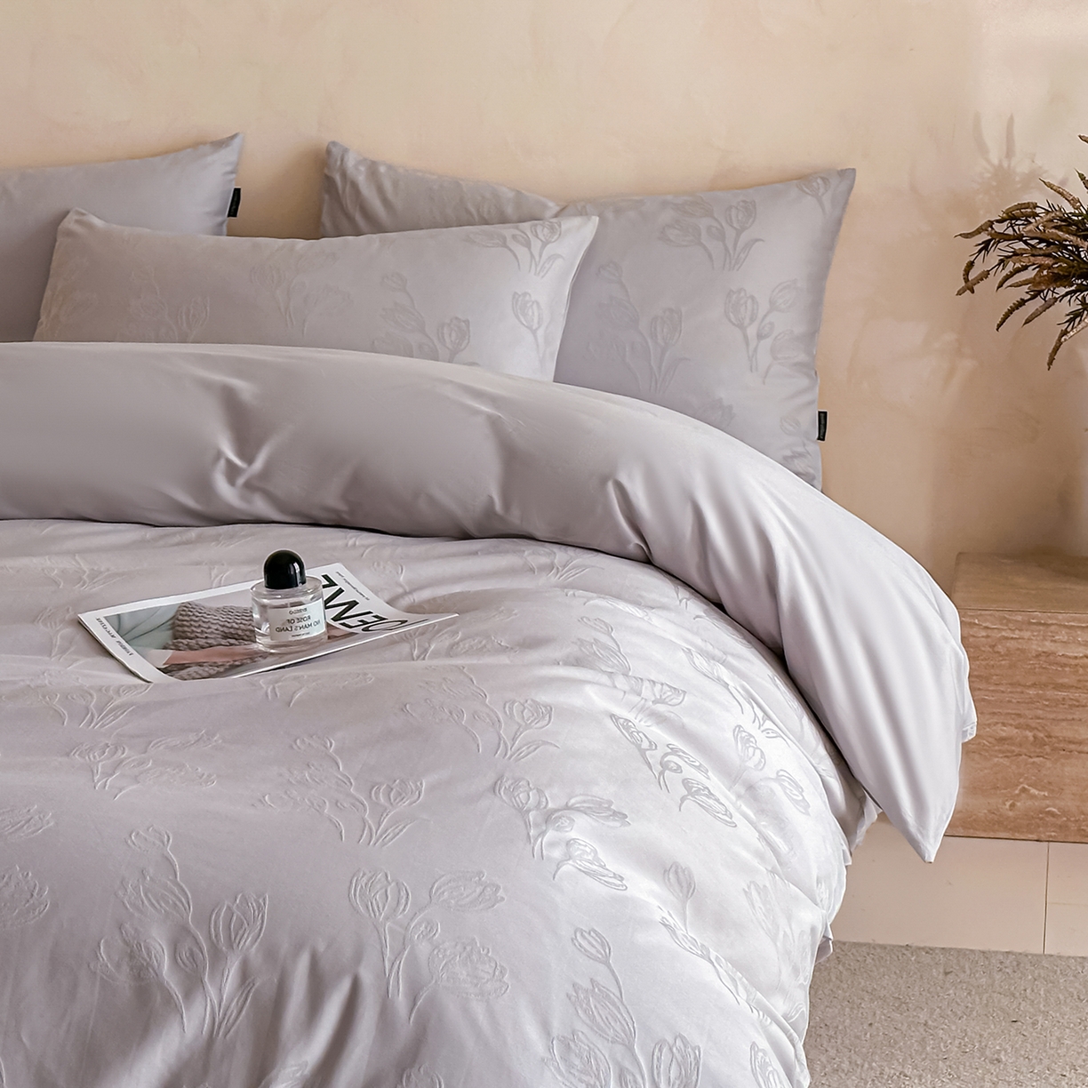 91家纺网 家纺一手货源 找家纺 拼社家纺 2026新款A类全棉亮面提花四件套厚织浮雕提花全棉四件套（独家专版花型） 栖月-紫灰