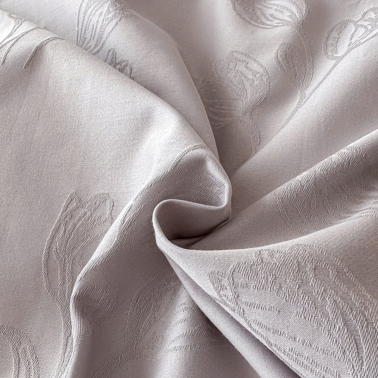 91家纺网 家纺一手货源 找家纺 拼社家纺 2026新款A类全棉亮面提花四件套厚织浮雕提花全棉四件套（独家专版花型） 栖月-紫灰