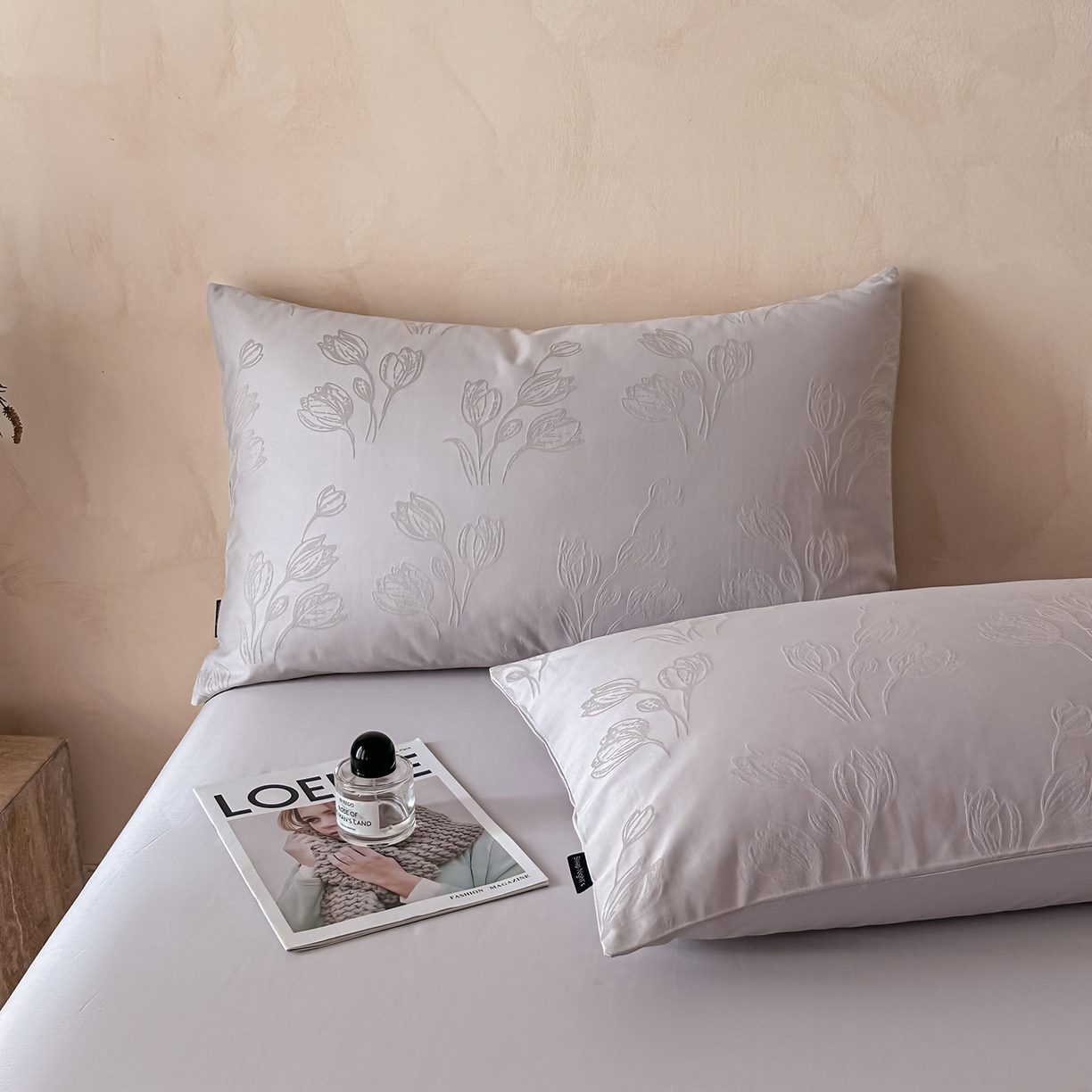 91家纺网 家纺一手货源 找家纺 拼社家纺 2026新款A类全棉亮面提花四件套厚织浮雕提花全棉四件套（独家专版花型） 栖月-紫灰