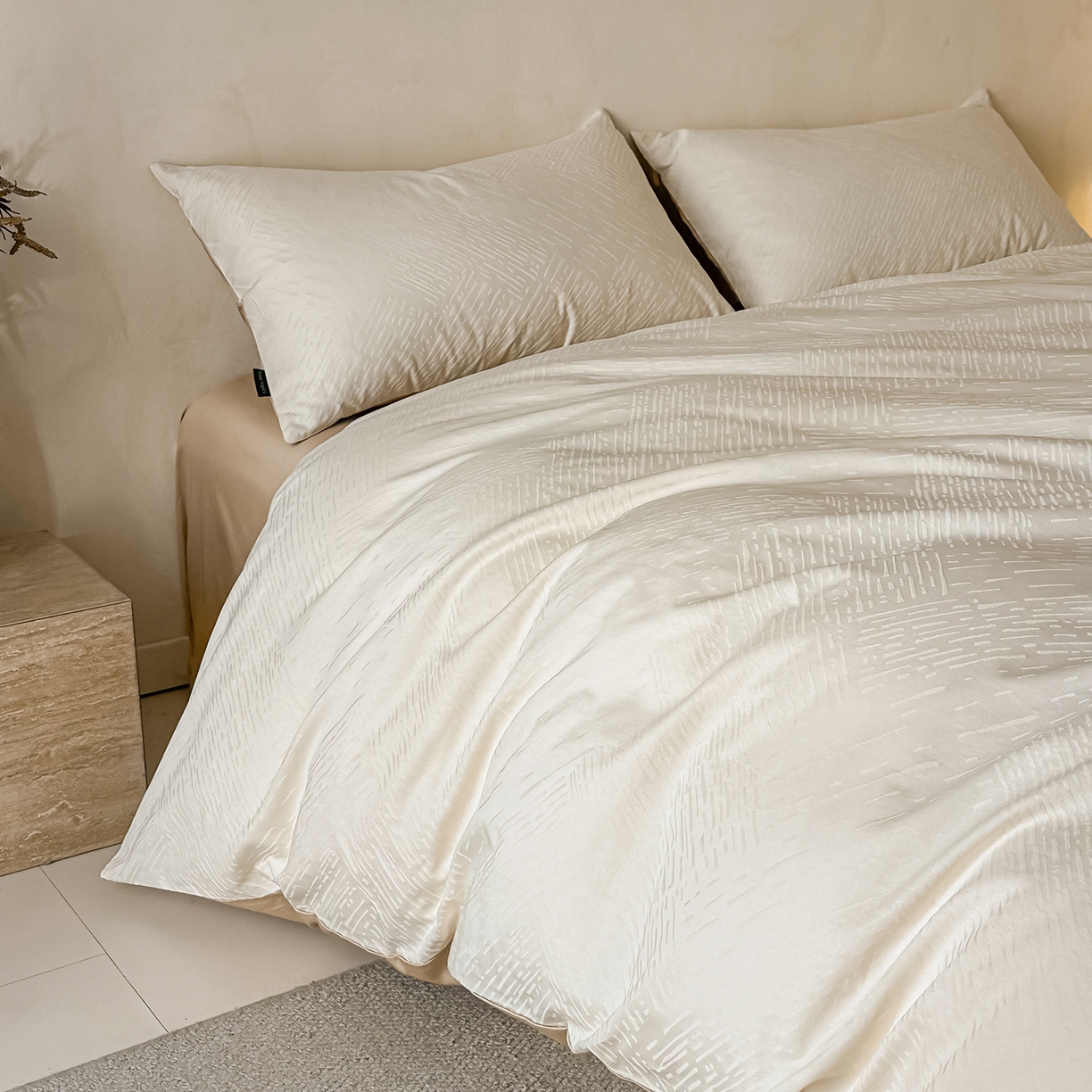 91家纺网 家纺一手货源 找家纺 拼社家纺 2026新款A类全棉亮面提花四件套厚织浮雕提花全棉四件套（独家专版花型） 素笺-奶白