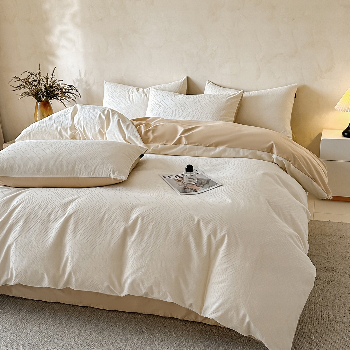 91家纺网 家纺一手货源 找家纺 拼社家纺 2026新款A类全棉亮面提花四件套厚织浮雕提花全棉四件套（独家专版花型） 素笺-奶白