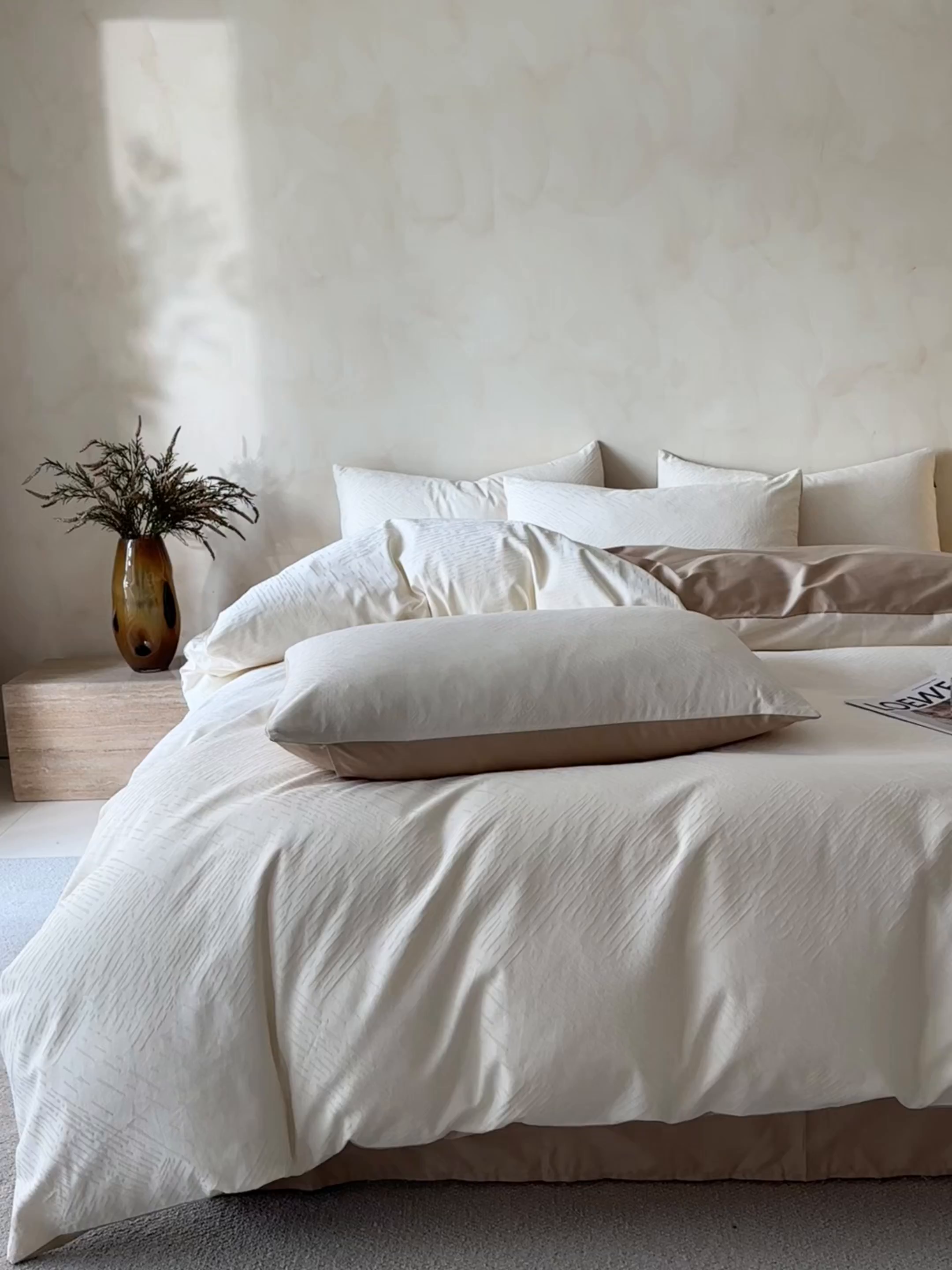 91家纺网 家纺一手货源 找家纺 拼社家纺 2026新款A类全棉亮面提花四件套厚织浮雕提花全棉四件套（独家专版花型） 素笺-奶白