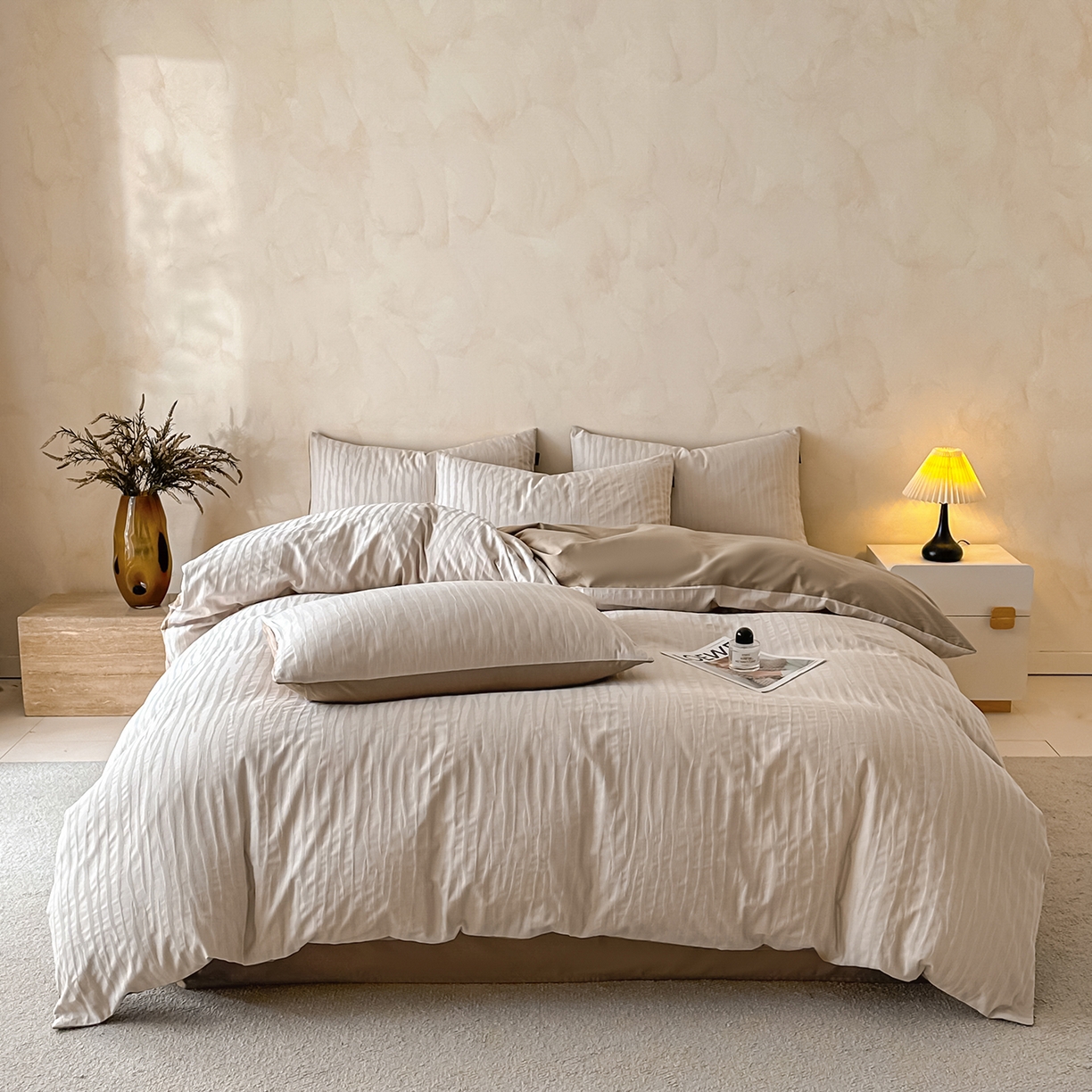 91家纺网 家纺一手货源 找家纺 拼社家纺 2026新款A类全棉亮面提花四件套厚织浮雕提花全棉四件套（独家专版花型） 汀纹-浅咖