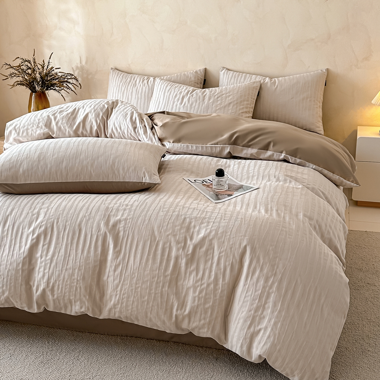 91家纺网 家纺一手货源 找家纺 拼社家纺 2026新款A类全棉亮面提花四件套厚织浮雕提花全棉四件套（独家专版花型） 汀纹-浅咖