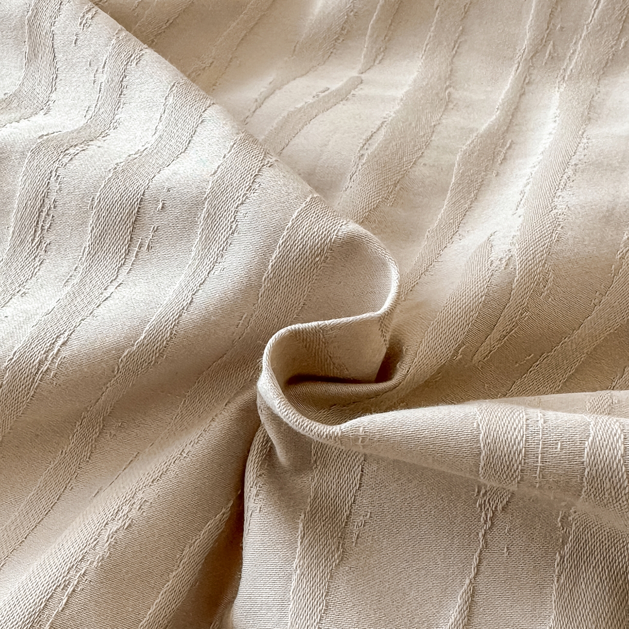 91家纺网 家纺一手货源 找家纺 拼社家纺 2026新款A类全棉亮面提花四件套厚织浮雕提花全棉四件套（独家专版花型） 汀纹-浅咖
