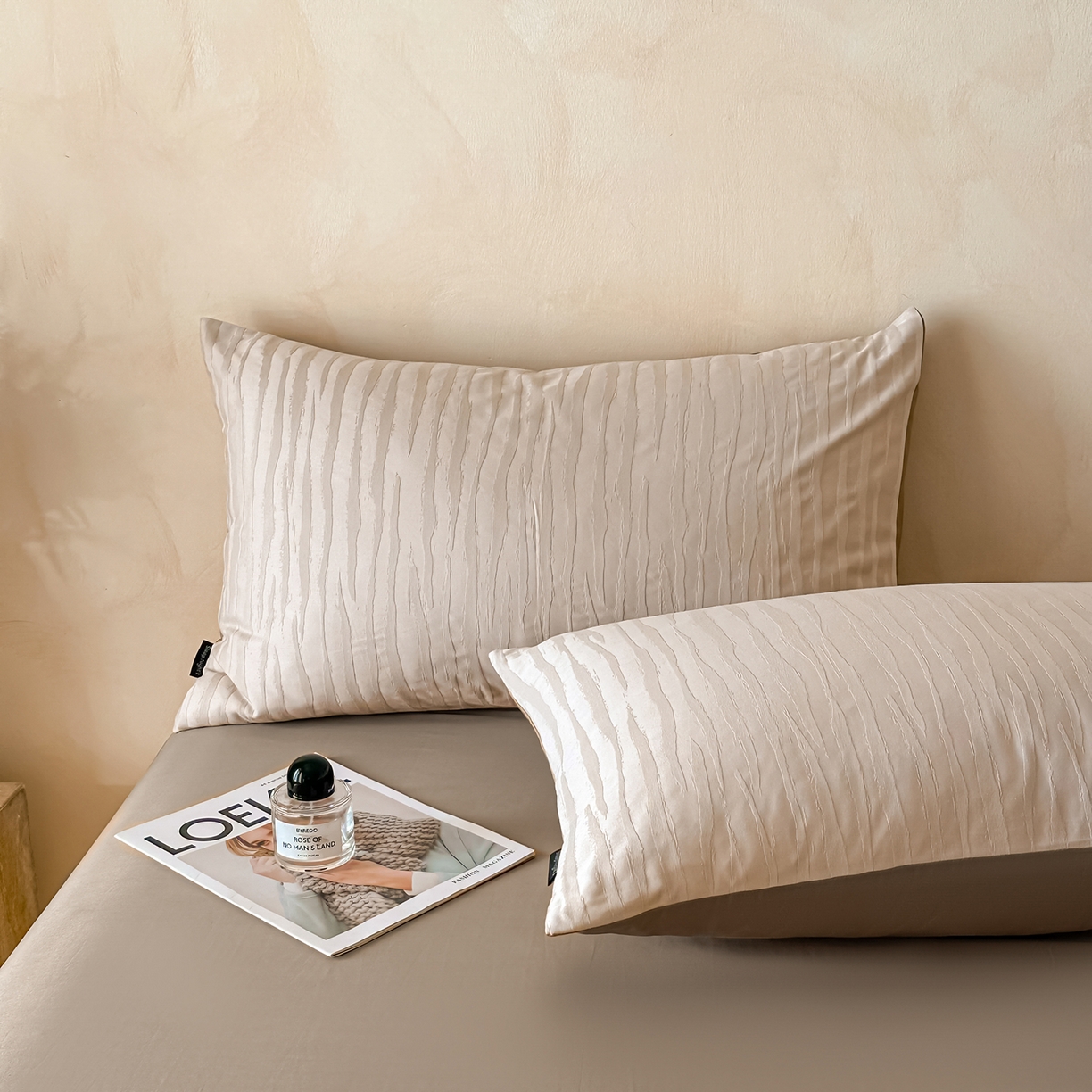 91家纺网 家纺一手货源 找家纺 拼社家纺 2026新款A类全棉亮面提花四件套厚织浮雕提花全棉四件套（独家专版花型） 汀纹-浅咖