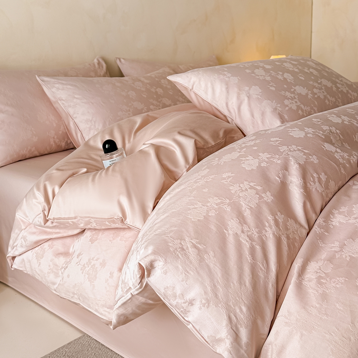 拼社家纺 2026新款A类全棉亮面提花四件套厚织浮雕提花全棉四件套（独家专版花型） 晓作-粉