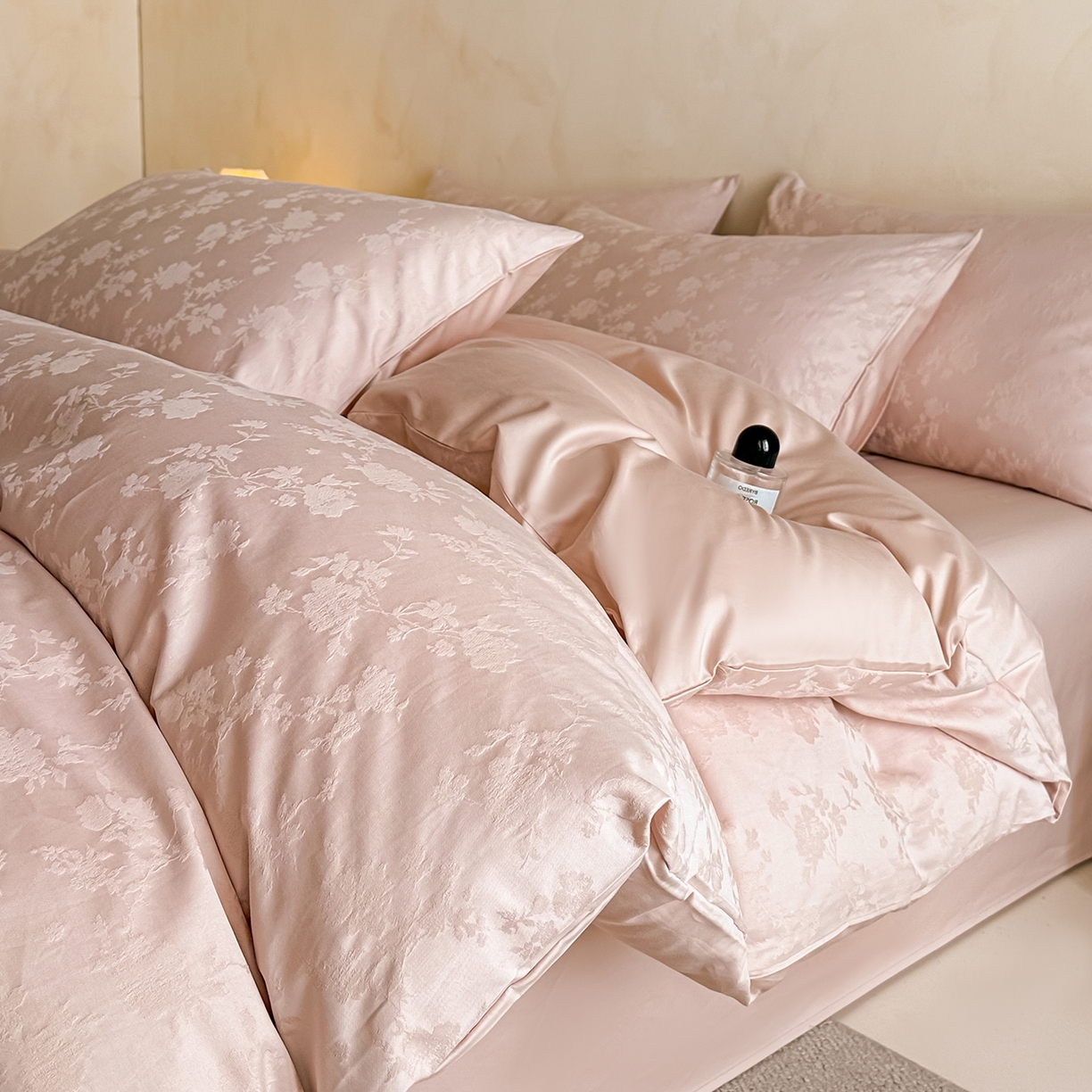 91家纺网 家纺一手货源 找家纺 拼社家纺 2026新款A类全棉亮面提花四件套厚织浮雕提花全棉四件套（独家专版花型） 晓作-粉