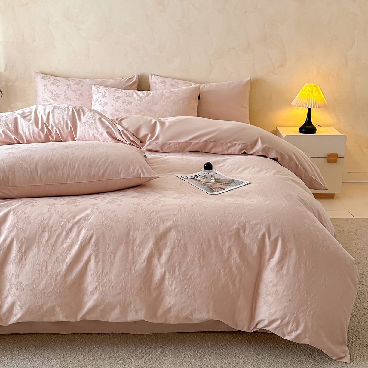 91家纺网 家纺一手货源 找家纺 拼社家纺 2026新款A类全棉亮面提花四件套厚织浮雕提花全棉四件套（独家专版花型） 晓作-粉