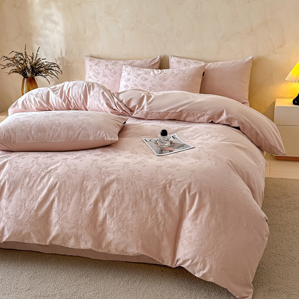 91家纺网 家纺一手货源 找家纺 拼社家纺 2026新款A类全棉亮面提花四件套厚织浮雕提花全棉四件套（独家专版花型） 晓作-粉