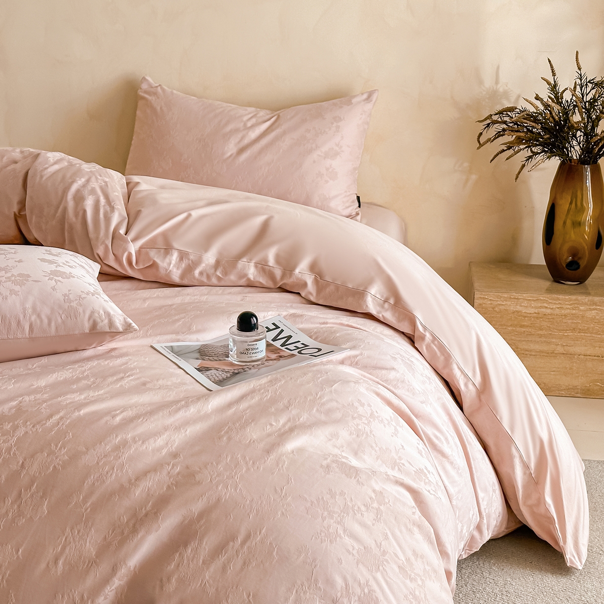 91家纺网 家纺一手货源 找家纺 拼社家纺 2026新款A类全棉亮面提花四件套厚织浮雕提花全棉四件套（独家专版花型） 晓作-粉