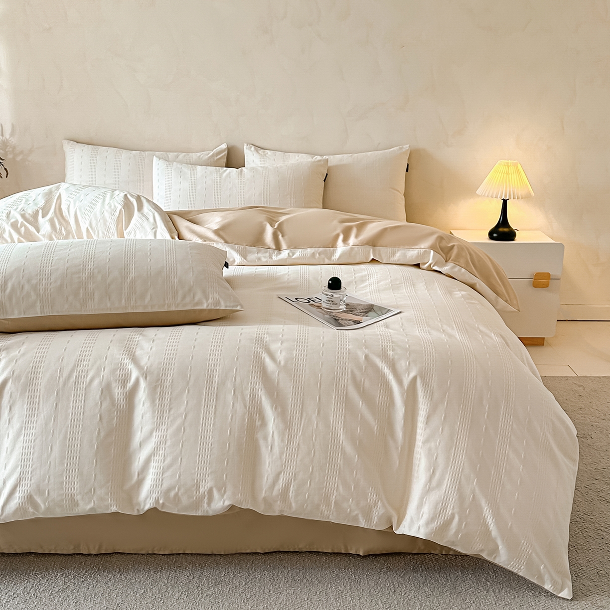 91家纺网 家纺一手货源 找家纺 拼社家纺 2026新款A类全棉亮面提花四件套厚织浮雕提花全棉四件套（独家专版花型） 星影-奶白