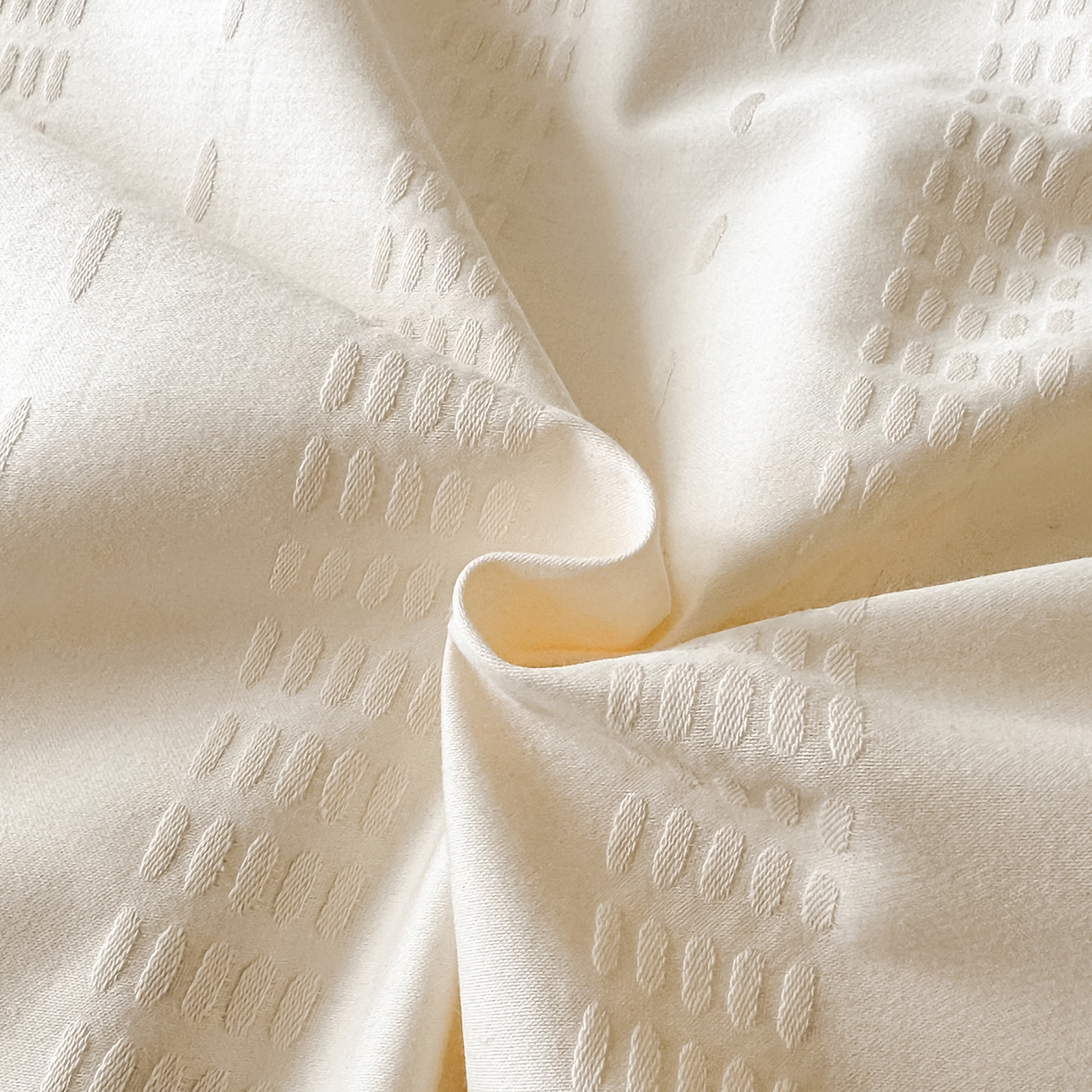 91家纺网 家纺一手货源 找家纺 拼社家纺 2026新款A类全棉亮面提花四件套厚织浮雕提花全棉四件套（独家专版花型） 星影-奶白