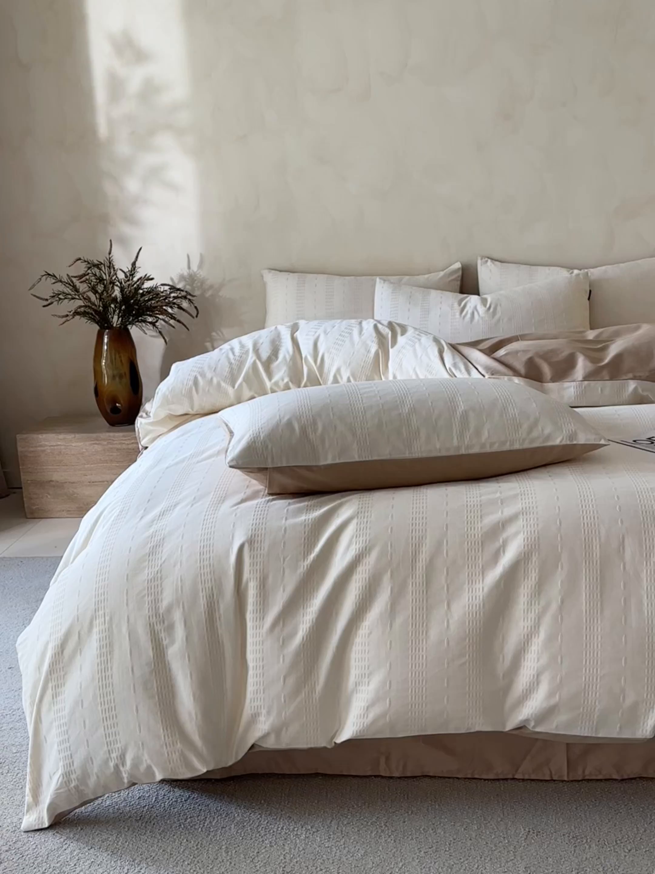 91家纺网 家纺一手货源 找家纺 拼社家纺 2026新款A类全棉亮面提花四件套厚织浮雕提花全棉四件套（独家专版花型） 星影-奶白