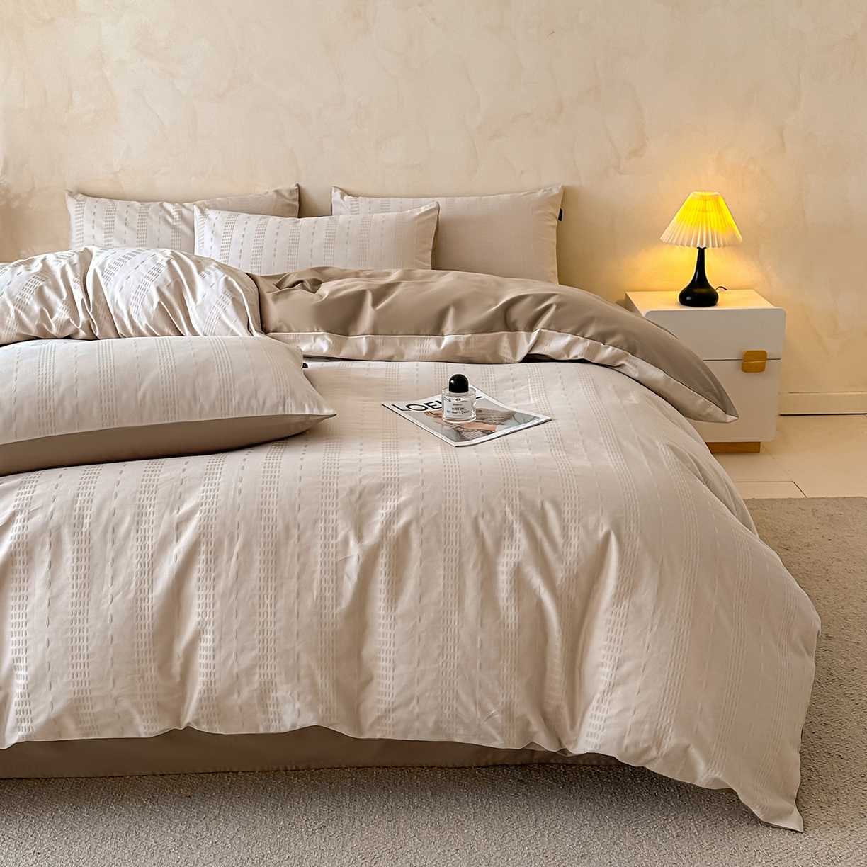 91家纺网 家纺一手货源 找家纺 拼社家纺 2026新款A类全棉亮面提花四件套厚织浮雕提花全棉四件套（独家专版花型） 星影-浅咖