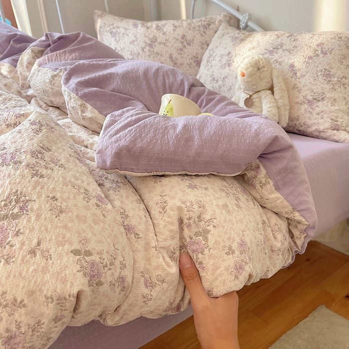 91家纺网 家纺一手货源 找家纺 贝扬思家纺 2026新款高品质A类泡芙纱普通款四件套-110g-(软软糯糯小红书推荐~) 柔紫碎花屿