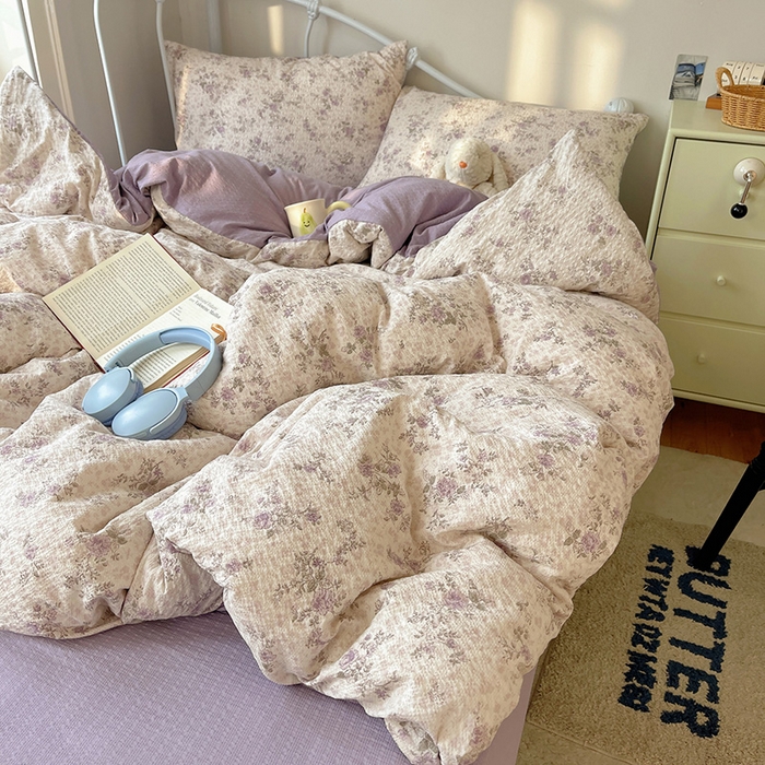 91家纺网 家纺一手货源 找家纺 贝扬思家纺 2026新款高品质A类泡芙纱普通款四件套-110g-(软软糯糯小红书推荐~) 柔紫碎花屿