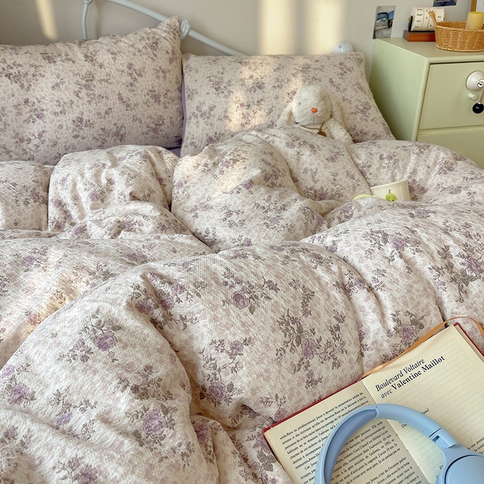 91家纺网 家纺一手货源 找家纺 贝扬思家纺 2026新款高品质A类泡芙纱普通款四件套-110g-(软软糯糯小红书推荐~) 柔紫碎花屿